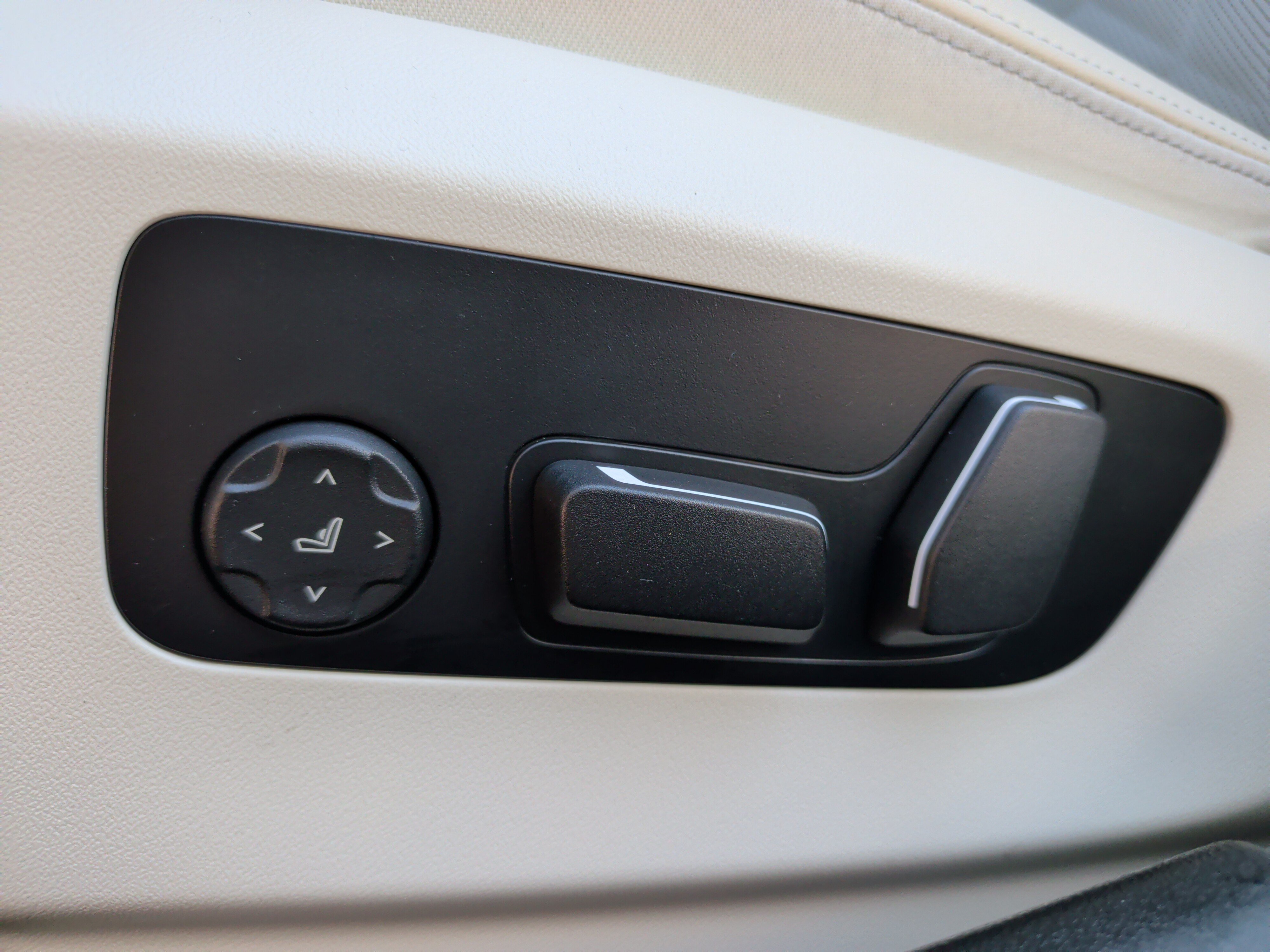 Certified 2024 BMW i5 eDrive40i w/ Premium Package RWD image 29