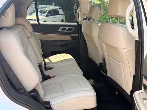 Used 2016 Ford Explorer Platinum AWD/4WD image 26