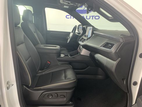 Used 2023 GMC Yukon XL SLT AWD/4WD image 41