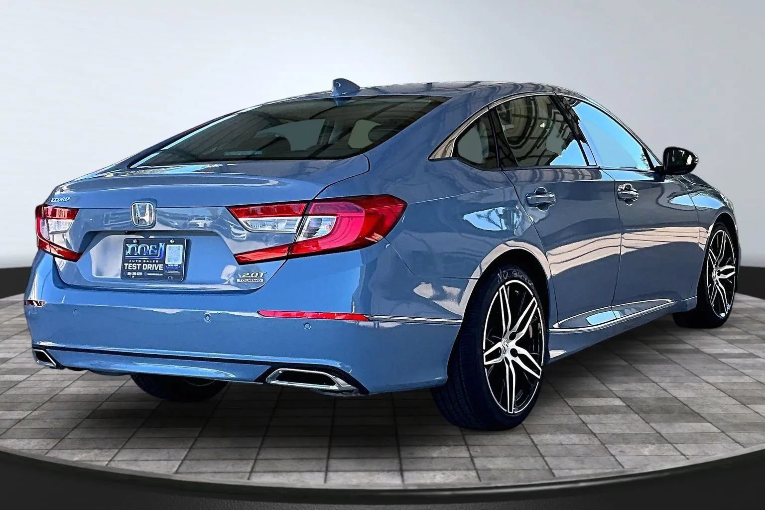 Used 2021 Honda Accord Touring image 6