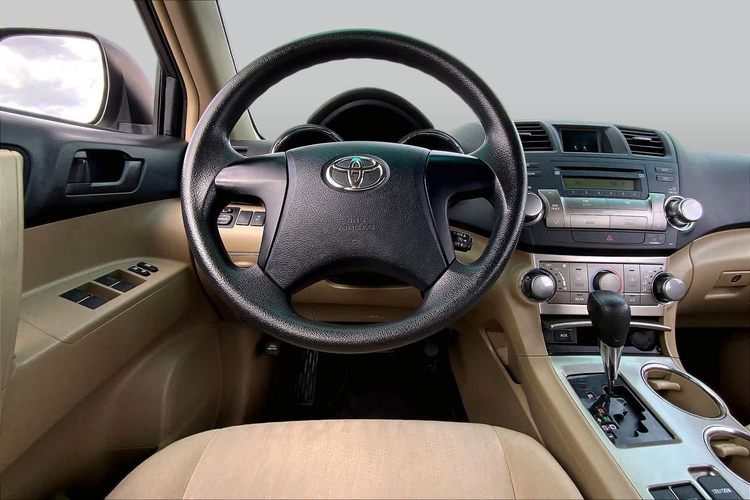 Used 2012 Toyota Highlander FWD image 6