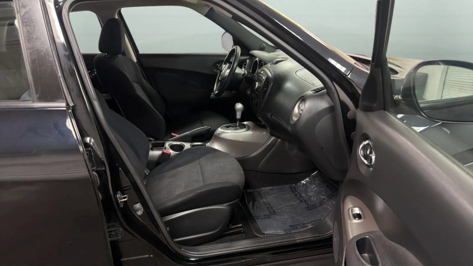 Used 2013 Nissan Juke S FWD image 20
