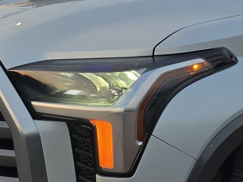 Used 2025 Toyota Tundra Limited image 31