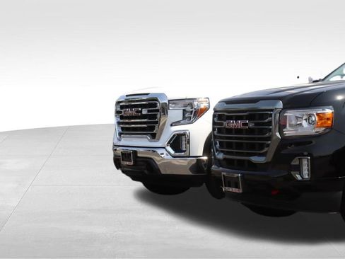 Used 2022 GMC Sierra 3500 Denali w/ Denali Black Diamond Edition AWD/4WD image 48