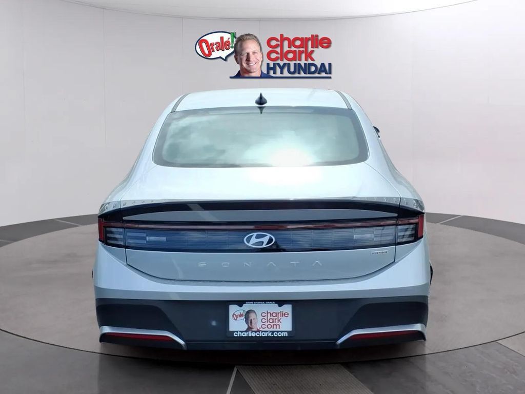 New 2026 Hyundai Sonata Blue FWD image 4