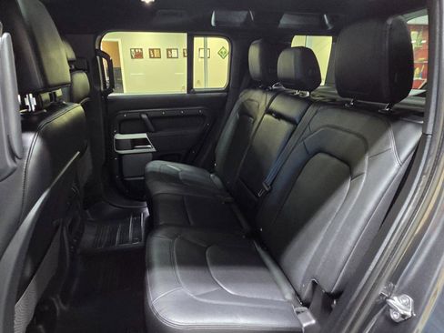 Used 2023 Land Rover Defender 110 SE AWD/4WD image 17