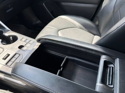 Used 2023 Toyota Highlander XLE AWD/4WD image 32