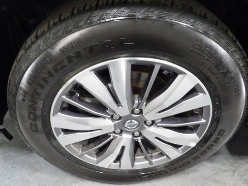 Used 2020 Nissan Pathfinder SL image 24