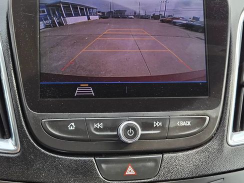 Used 2019 Chevrolet Malibu LT FWD image 10