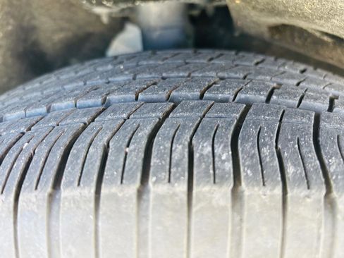 Used 2023 Chrysler Voyager LX image 39