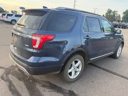 Used 2017 Ford Explorer XLT w/ Equipment Group 202A AWD/4WD image 10