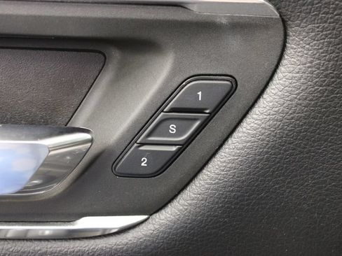 Used 2019 RAM 1500 Laramie w/ Sport Appearance Package AWD/4WD image 18