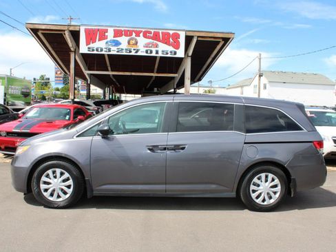 Used 2016 Honda Odyssey LX image 2