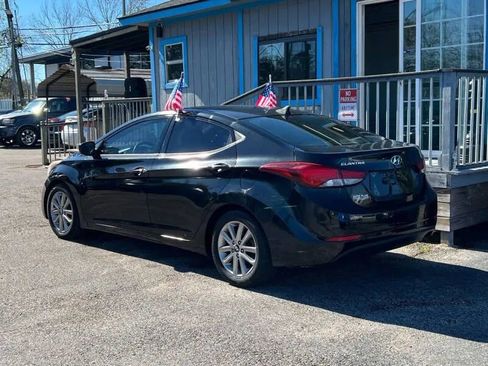 Used 2014 Hyundai Elantra SE w/ Option Group 02 FWD image 7