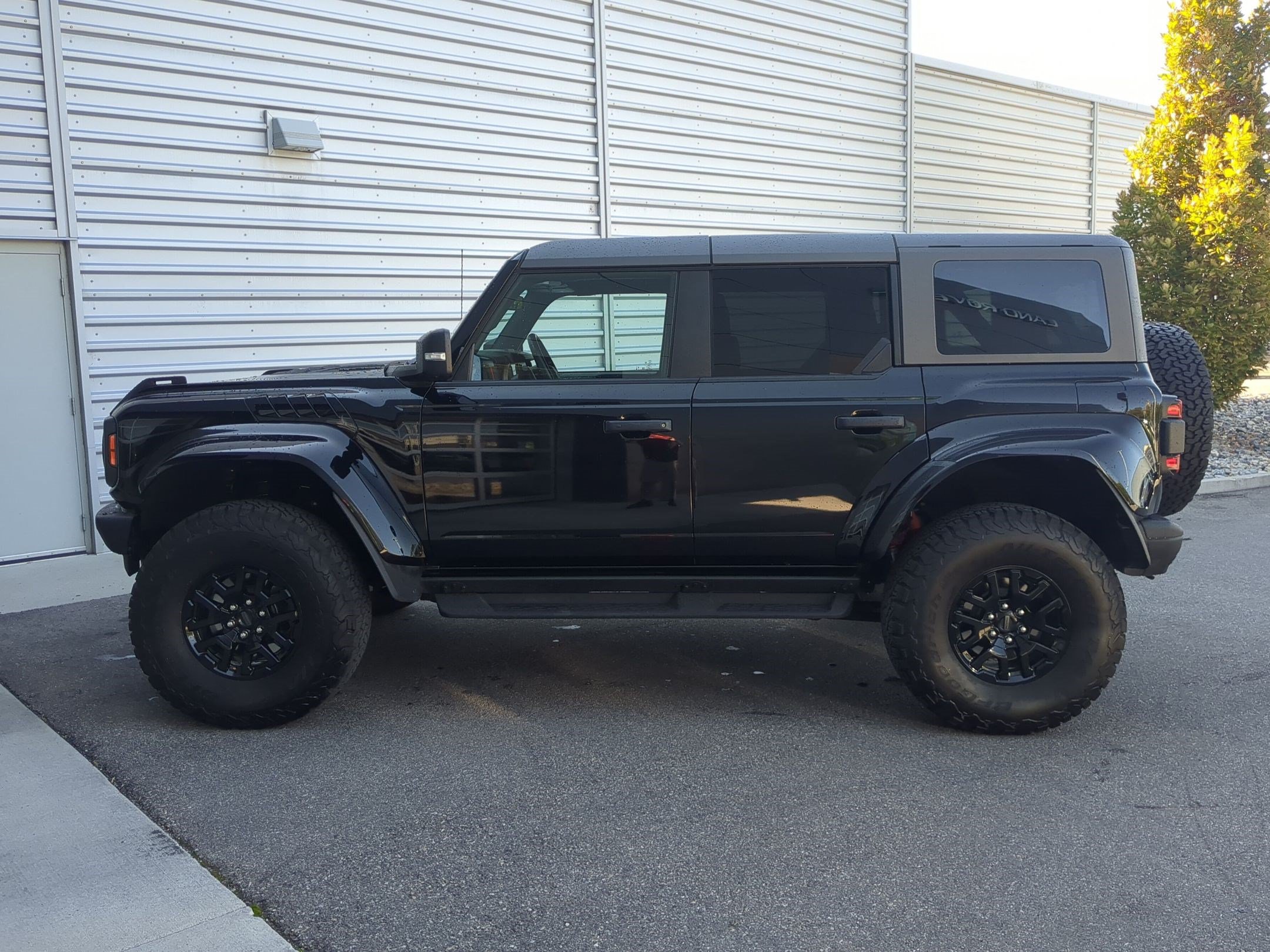 Used 2025 Ford Bronco Raptor w/ Interior Carbon Fiber Pack AWD/4WD image 8
