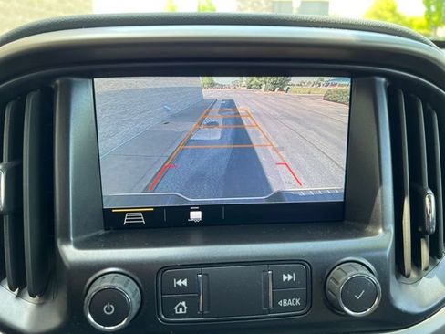 Used 2022 Chevrolet Colorado Z71 AWD/4WD image 29