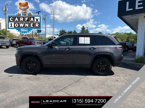 Used 2024 Jeep Grand Cherokee Altitude AWD/4WD image 2