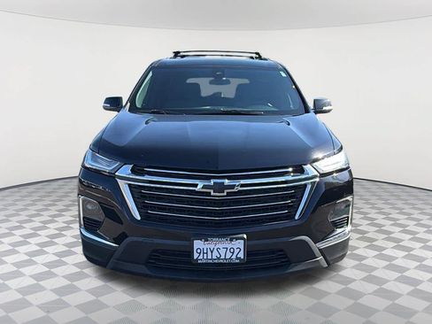 Used 2023 Chevrolet Traverse LT FWD image 2