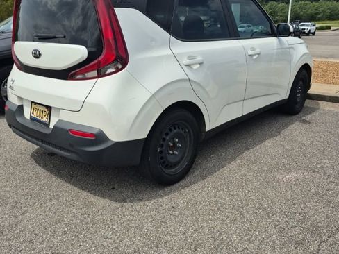 Used 2021 Kia Soul LX FWD image 4