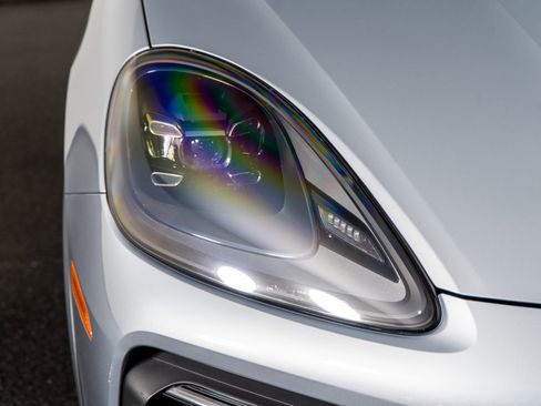 Used 2022 Porsche Cayenne S image 22