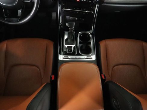 Used 2024 Kia Carnival SX image 17