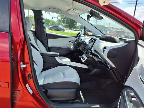 Used 2017 Toyota Prius Four FWD image 26