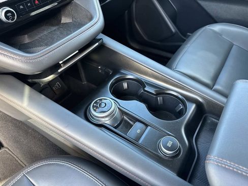 Used 2025 Ford Explorer Active w/ Active Comfort Package image 26