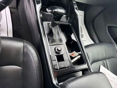 Used 2024 Kia Sorento S image 24