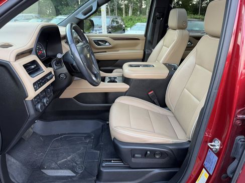 Used 2021 Chevrolet Tahoe Premier w/ Premium Package AWD/4WD image 11