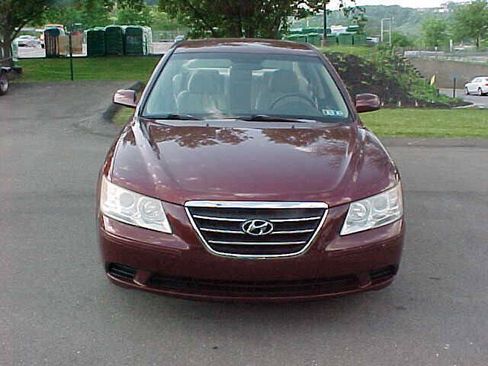 Used 2010 Hyundai Sonata GLS FWD image 3