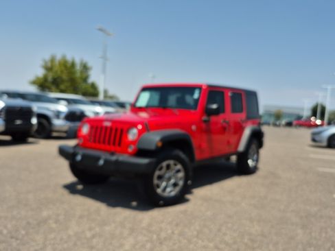 Used 2018 Jeep Wrangler Unlimited Rubicon w/ Connectivity Group AWD/4WD image 1