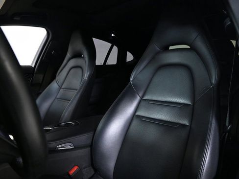 Certified 2021 Porsche Panamera image 5