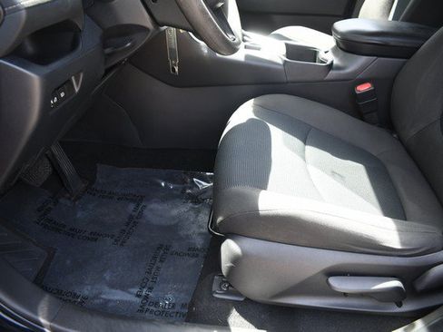 Used 2023 Toyota RAV4 LE AWD/4WD image 15