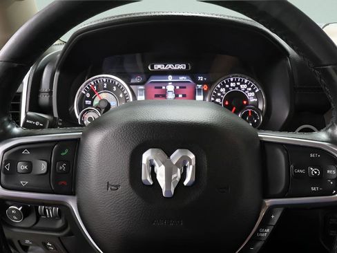Used 2019 RAM 1500 Laramie AWD/4WD image 13