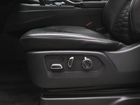 Used 2024 Cadillac Escalade Premium Luxury Platinum image 23