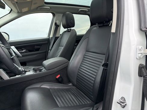 Used 2024 Land Rover Discovery Sport S image 8