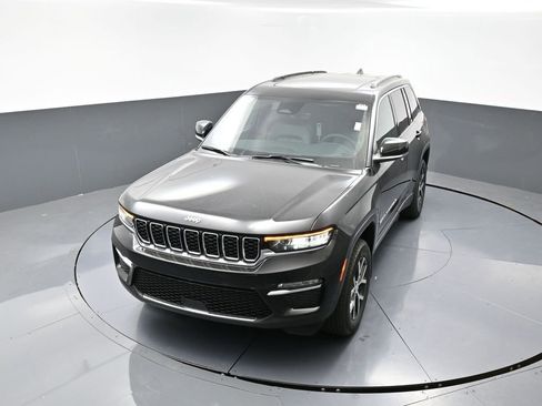 New 2025 Jeep Grand Cherokee Limited w/ Trailer Tow Package image 43