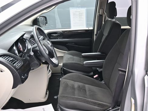 Used 2017 Dodge Grand Caravan SE w/ Power Window Group image 16