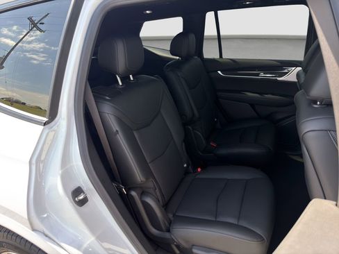 Used 2024 Cadillac XT6 Sport image 19