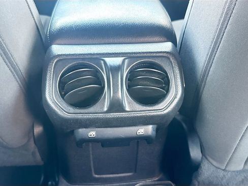 Used 2021 Jeep Wrangler Unlimited Willys image 28