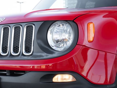 Used 2016 Jeep Renegade Latitude w/ Safety & Security Group image 33