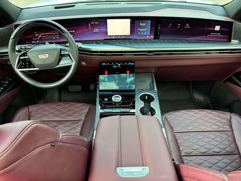 Used 2026 Cadillac Escalade ESV Luxury w/ Touring Package AWD/4WD image 28