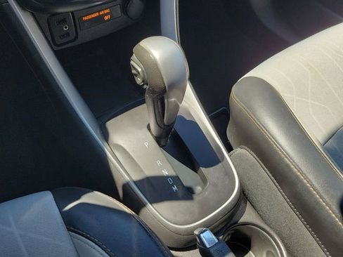 Used 2019 Chevrolet Trax LT w/ LT Convenience Package FWD image 31