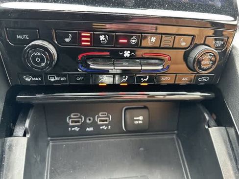 Used 2025 Jeep Grand Cherokee Summit w/ Obsidian Package image 13