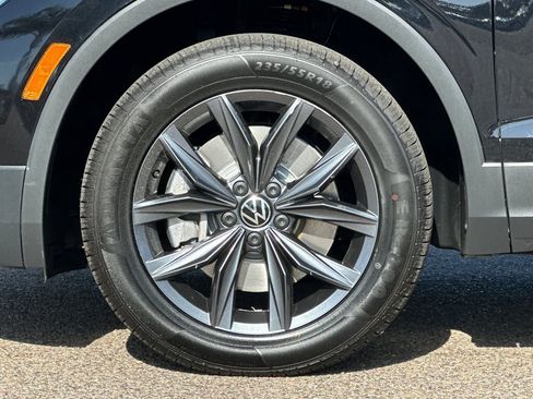 Used 2023 Volkswagen Tiguan SE FWD image 26