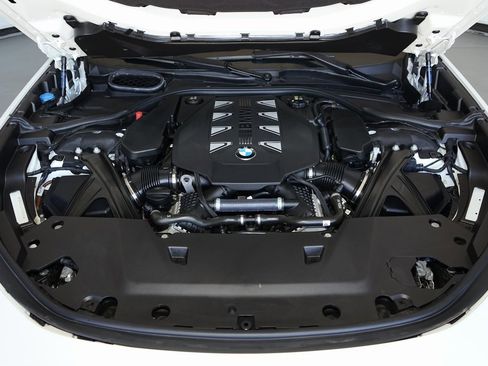 Used 2023 BMW 760i xDrive 760i xDrive w/ Executive Package image 33