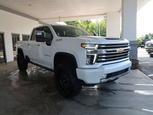 Used 2023 Chevrolet Silverado 2500 High Country w/ Z71 Off-Road Package AWD/4WD image 3