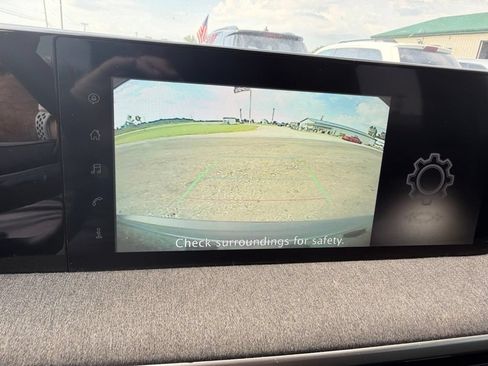 Used 2025 Nissan Kicks SV FWD image 18