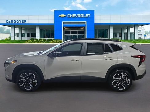 New 2026 Chevrolet Trax RS w/ Sunroof Package image 9