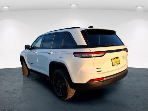 New 2026 Jeep Grand Cherokee Altitude AWD/4WD image 7
